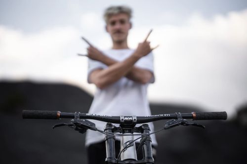 Mach dein Bike zum Unikat - Bau dir dein individuelles Traumbike mit hochwertigen und farblich abgestimmten Komponenten von Sixpack Racing auf.